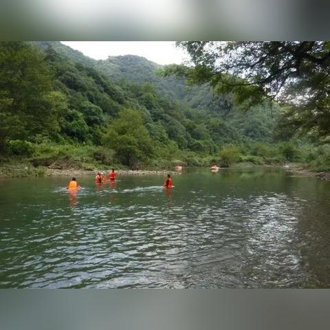 在唐朝的街道上，我发现了一个神秘的地方，竟然隐藏着无数无限金币